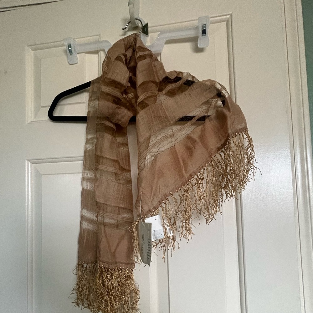 PUTUMAYO SCARF NWT 80% silk 20% wool